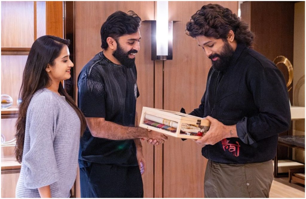 Govind Padmasurya with Allu Arjun 3